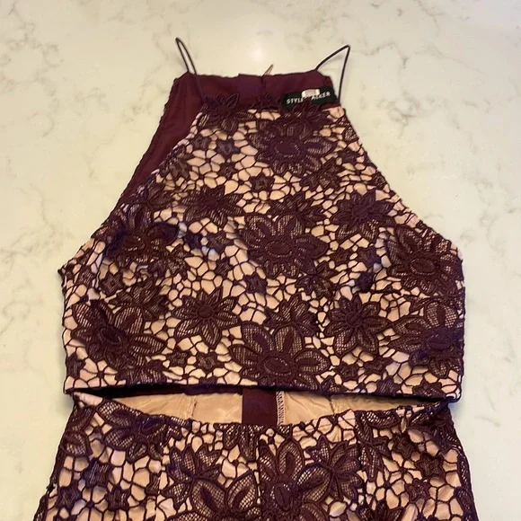 Stylestalker Rosale Lace Dress with Cut Out - Picture 7 of 9